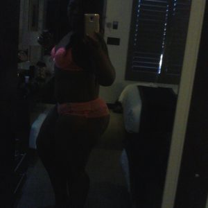 Bébé arabe ronde cherche plan cul débridé Amina - rencontre-Beurette-La Rochelle